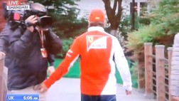Fernando Alonso y el ‘toquecito’ pícaro a un camarógrafo