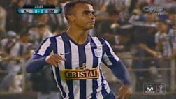 Luis Trujillo marcó a San Simón este soberbio gol de tiro libre
