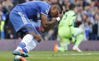 Chelsea sufre la baja de Eto'o ante el Atlético de Madrid