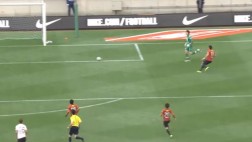 Arquero japonés regaló un gol de manera increíble