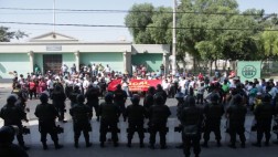 Informales de mercado Modelo marcharon en rechazo a desalojo
