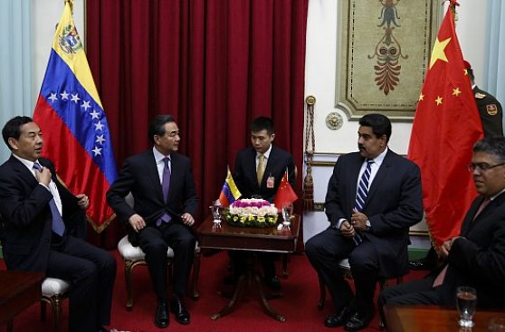 China llama a venezolanos a resolver diferencias con el diálogo