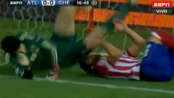 Petr Cech y la aparatosa caída que lesionó al golero de Chelsea