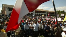 Trabajadores estatales tomaron local de la gobernación