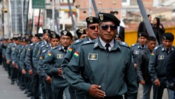 Bolivia vive inédita huelga de soldados que reclaman "igualdad"