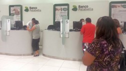 Dolarización de créditos tocó mínimo histórico en marzo