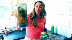 Esta joven crea polémica por alimentarse con 51 plátanos al día
