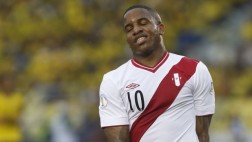 Farfán es duda para jugar ante Inglaterra, dice Bengoechea