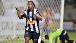 Las mágicas jugadas de Ronaldinho que no veremos en Brasil 2014