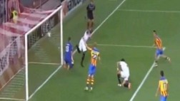 Para guardarlo: increíble gol de taco en la Europa League