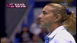 Natalia no pierde el estilo: motiva a sus jugadores con lisuras