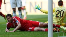 Claudio Pizarro anotó estos dos goles frente al Werder Bremen