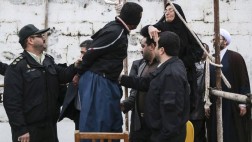 Irán ahorca en público a tres hombres por asesinar a un fiscal