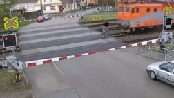 Se salvó de milagro de ser arrollado por un tren