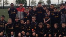 Gerrard y la promesa que le hizo a los canteranos del Liverpool