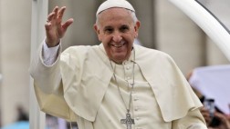 Francisco: "Juan Pablo II y Juan XXIII actualizaron la Iglesia"