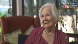 Esta mujer australiana recibió su doctorado a los 93 años