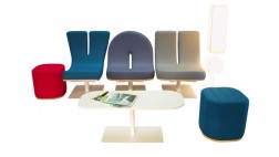 Muebles expresivos: Conoce estas sillas con forma de letras