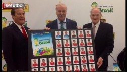 Vicente del Bosque ya tiene su álbum de Brasil 2014