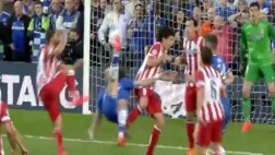David Luiz estuvo a punto de marcar con esta soberbia chalaca
