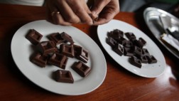 El sexo hace feliz al hombre, la mujer prefiere el chocolate