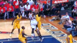 La impresionante clavada que sorprendió al mundo de la NBA