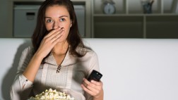 ¿Estás muy estresada? Algunos programas de TV serían la causa