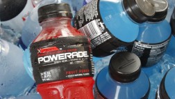 Retiran polémico ingrediente de conocida bebida deportiva