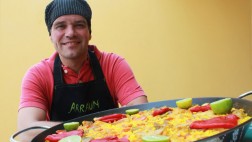 Aprende a utilizar arroz arborio en una típica paella española