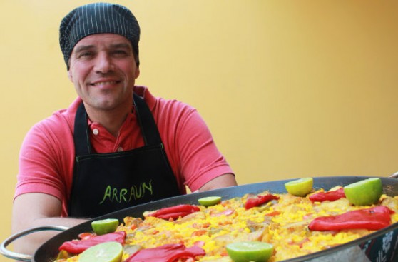 Aprende a utilizar arroz arborio en una típica paella española