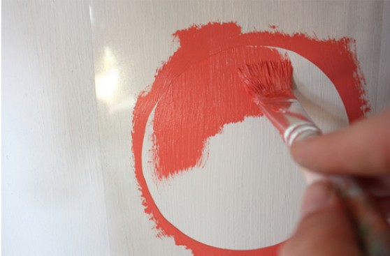 DIY: Aprende a crear moldes creativos para pintar tus paredes