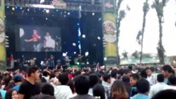 Alumnos de Alas Peruanas se arrojaron pollos a la brasa