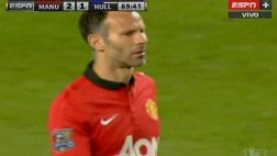 Ryan Giggs es técnico del United, pero jugó contra el Hull City