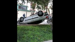 San Borja: auto terminó llantas arriba en El Derby