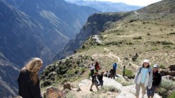 Hallan a pareja de argentinos que se perdió en el Colca