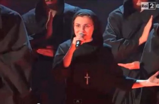 "La voz": Sor Cristina emocionó al jurado y pasó a semifinal