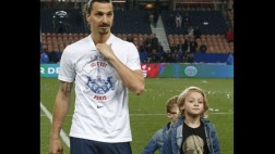 Ibrahimovic manoteó a un reportero por empujar a su hijo