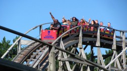 Canada's Wonderland: Un parque de diversiones con dinosaurios