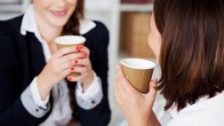 ¿Cómo perciben el mundo laboral las mujeres menores de 34 años?