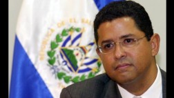 Interpol busca a ex presidente de El Salvador