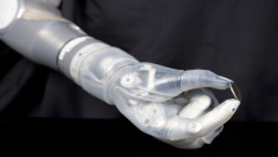Aprueban la venta del brazo robótico de "Star Wars"