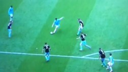 El gol de Nasri que encamina al Manchester City al título