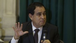 "Solo los propios medios pueden controlar abusos de la prensa"