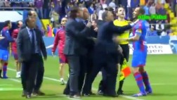 Pizzi le metió dos manotazos a jugador del Levante