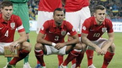Ashley Cole quedó fuera de Brasil 2014 y dejó selección inglesa