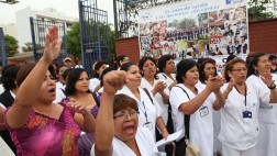 Neoplásicas: enfermeras marchan por “usurpación” de obstetras