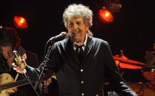 Bob Dylan sorprende a fans con este tema de Frank Sinatra