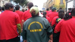 Universitarios marcharon contra ley bajo promesas y amenazas