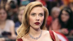 Scarlett Johansson lleva a juicio a escritor francés