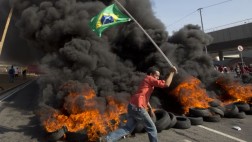 Protestas se desbordan en Brasil a un mes del Mundial